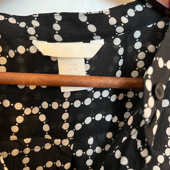 H&M Blouse - Picture 2 of 5